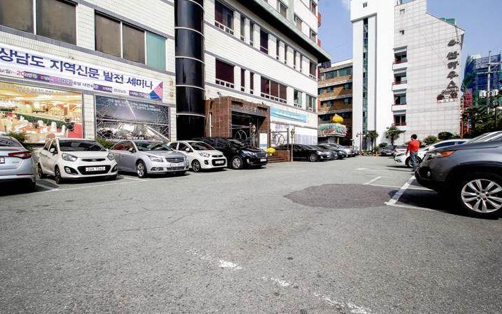 Geoje Tourist Hotel Eksteriør bilde