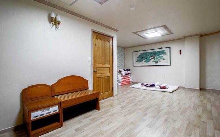 Geoje Tourist Hotel Eksteriør bilde
