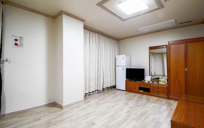 Geoje Tourist Hotel Eksteriør bilde