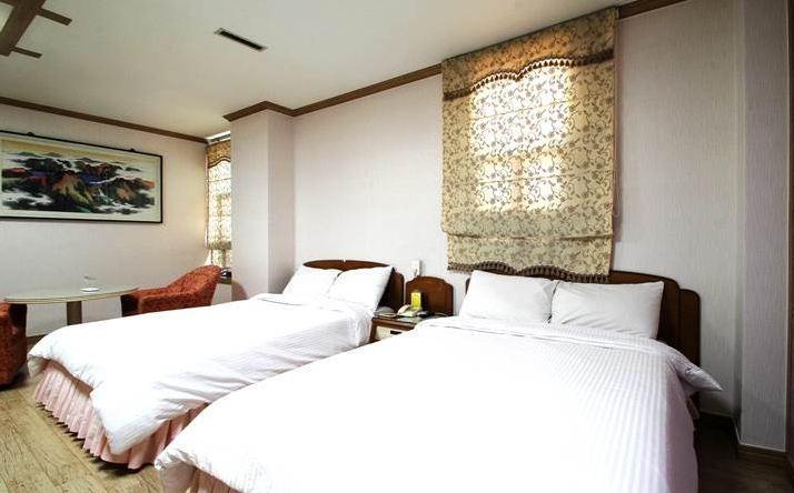 Geoje Tourist Hotel Eksteriør bilde