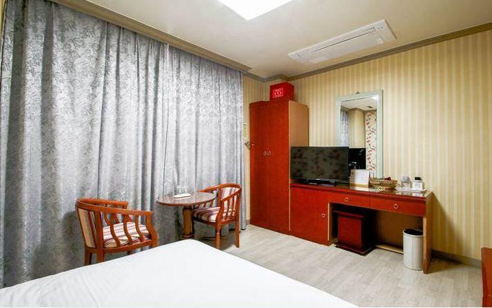Geoje Tourist Hotel Eksteriør bilde