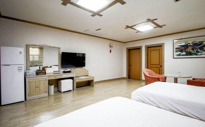 Geoje Tourist Hotel Eksteriør bilde