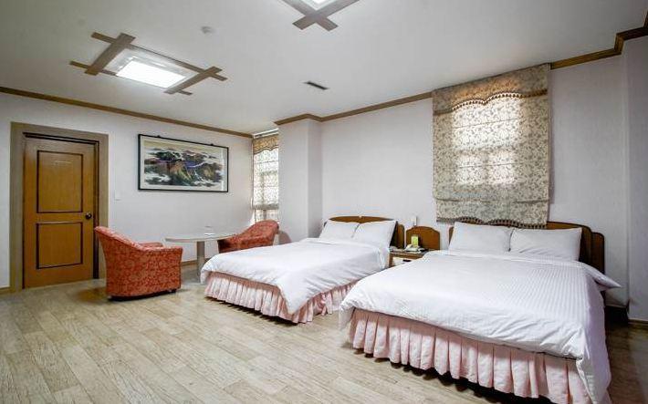 Geoje Tourist Hotel Eksteriør bilde