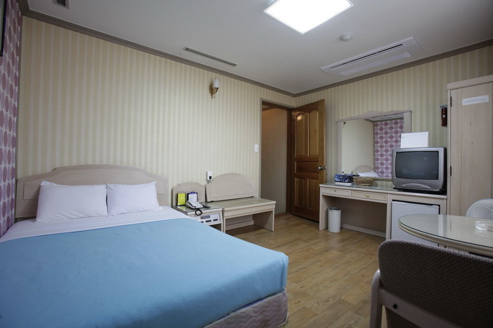 Geoje Tourist Hotel Eksteriør bilde